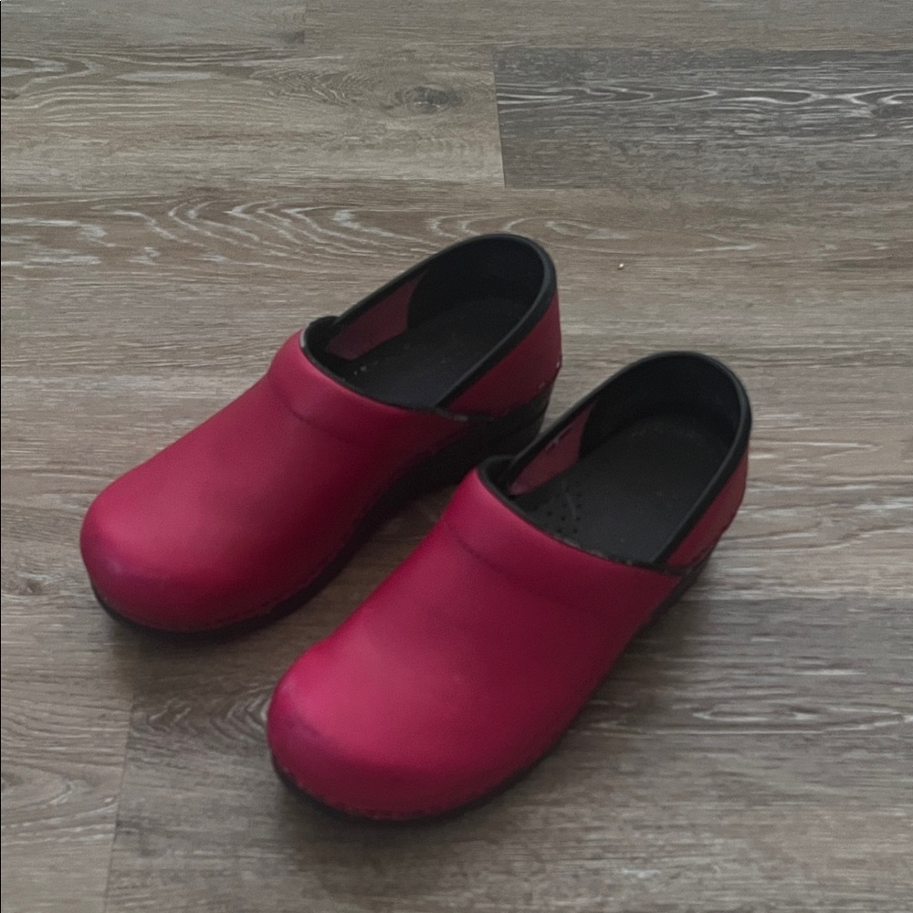 Dansko Sanità Danish Clogs